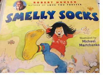 Preview of Reader's Theater Script:  Smelly Socks by Robert Munsch